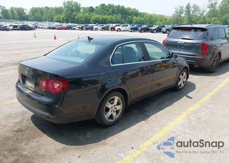 2008 Volkswagen Jetta Se/Sel z USA, uszkodzony, nr VIN 3VWRZ71K18M160304